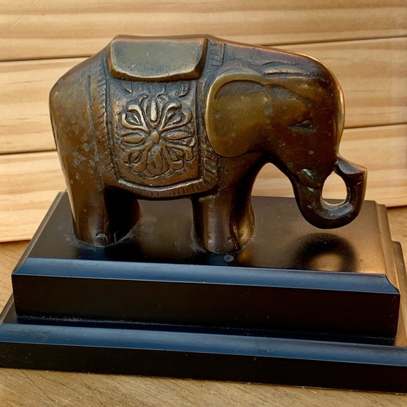 Vintage Embossed Flower Of Life Elephant Statue Book End Figurine - Picture 10 of 11